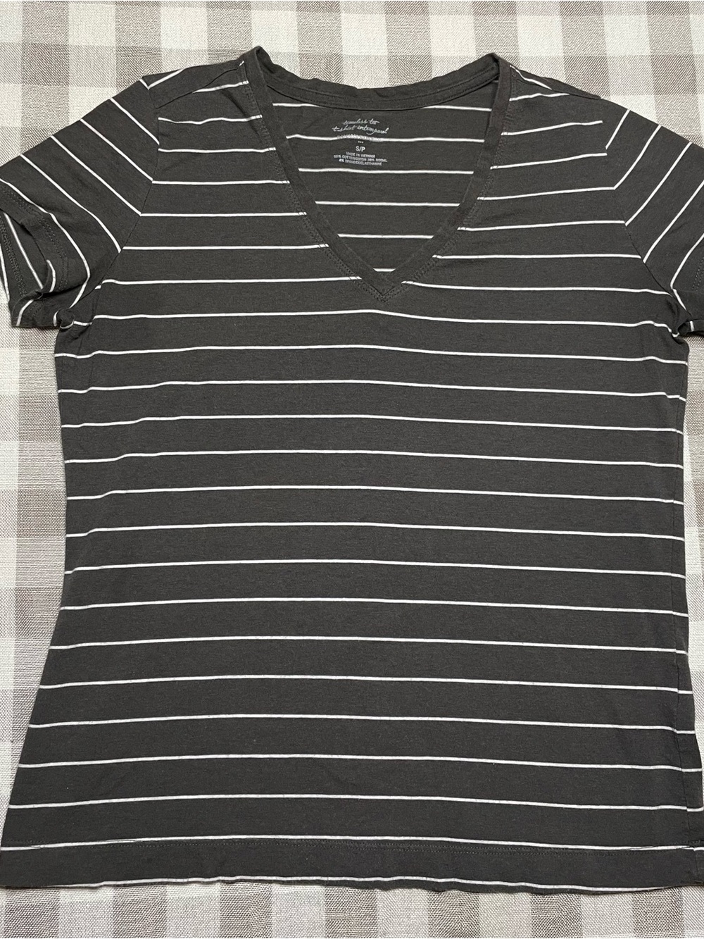 Banana Republic Green & White V-Neck Short Sleeve Tee with White Stripes
